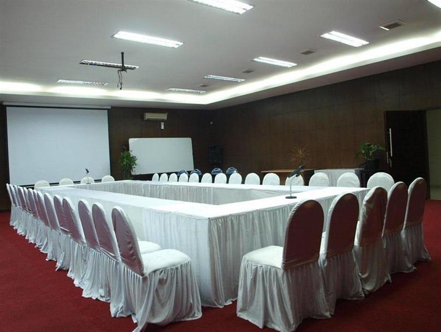 Jatinangor Hotel & Restaurant Cileunyi Extérieur photo